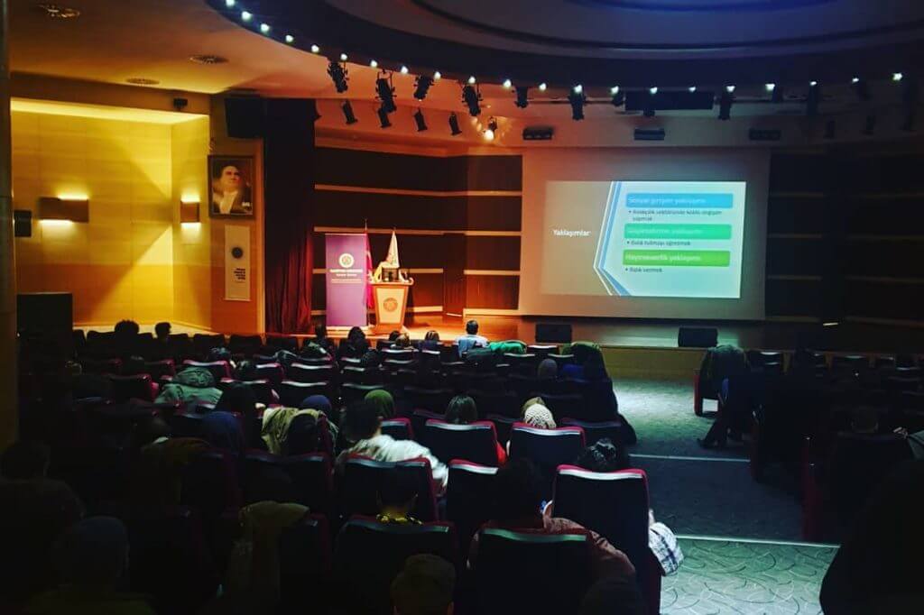 Atatürk Üniversitesi Konferansı görseli